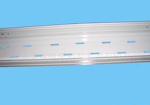 托盤(pán)線槽橋架結(jié)構(gòu)特點(diǎn)及技術(shù)要求